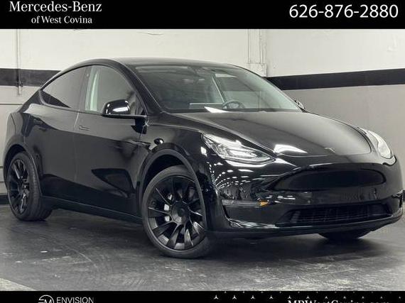 TESLA MODEL Y 2020 5YJYGDEE7LF052242 image